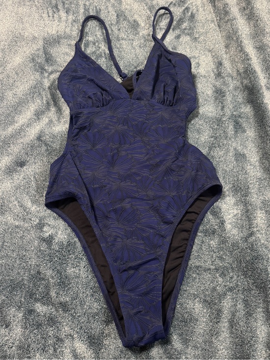 Cupshe Other - Cupshe Navy Textured Floral One-Piece Swimsuit